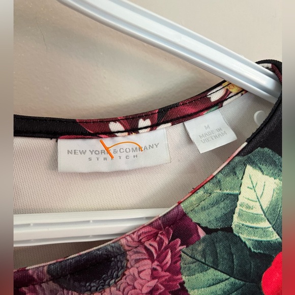 NY&Co Floral Dress size medium - Picture 2 of 4